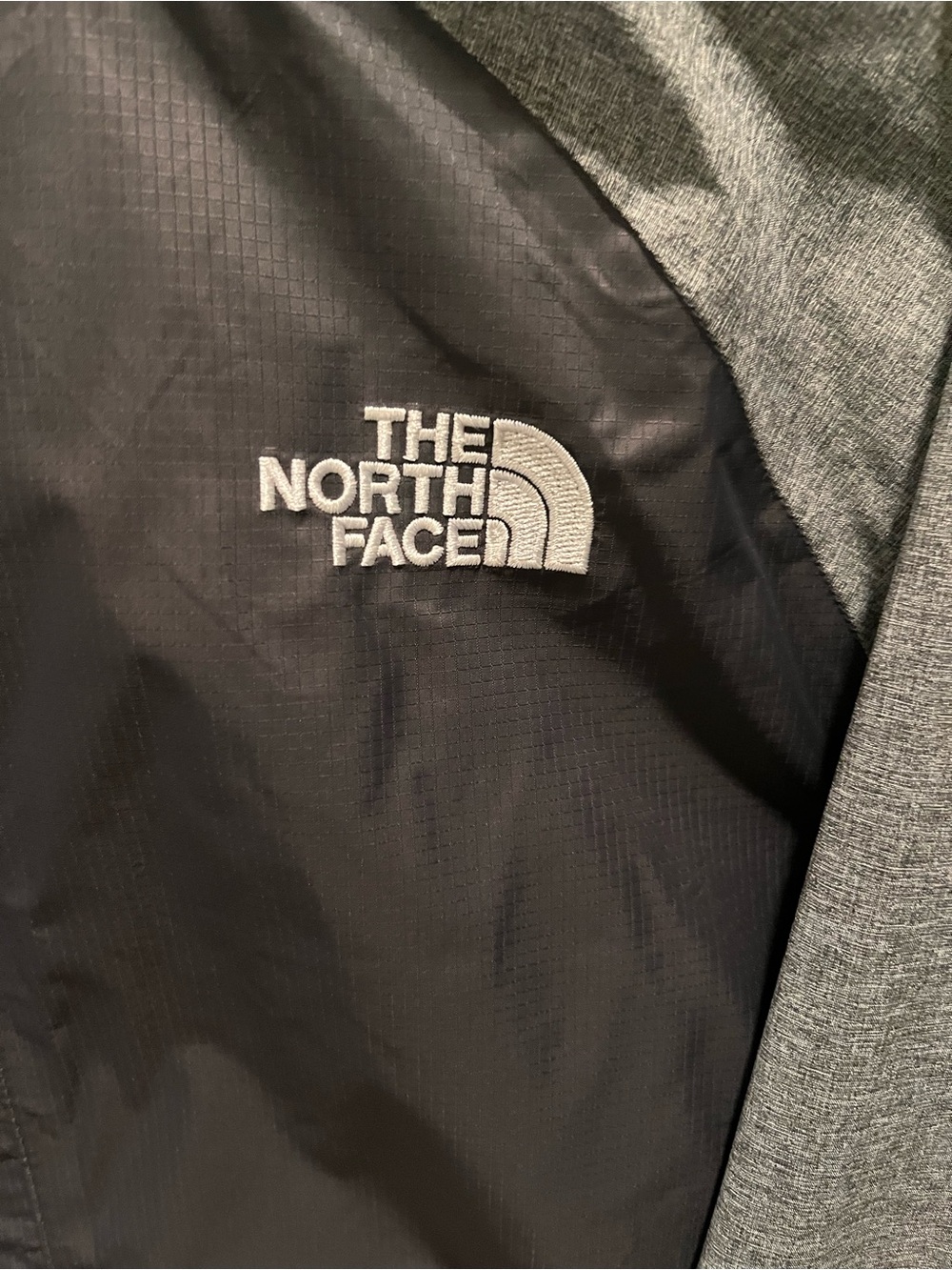 Like New!! The North Face Black Jacket with Gray Sleeves Hooded Raincoat - Picture 3 of 4